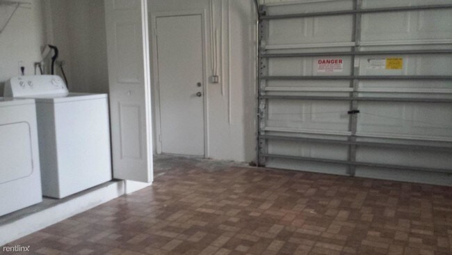 Building Photo - 4201 Shoma Dr