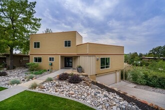 Building Photo - 3212 E MacDonald Dr