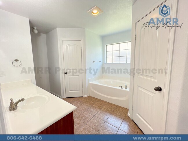 Foto del edificio - Charming 3 bed 2 bath home