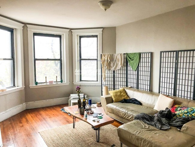 Building Photo - 1056 Commonwealth Avenue