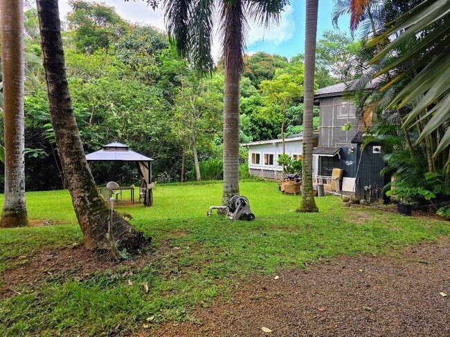 Foto del edificio - 6310 Helena Ln