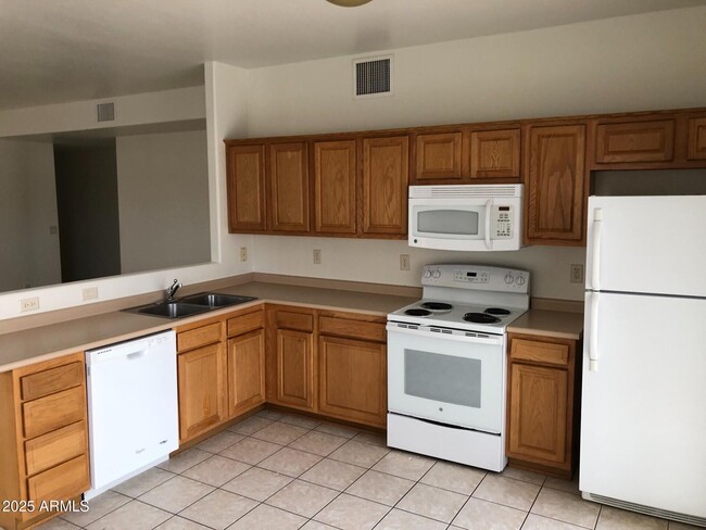 Building Photo - 2218 Las Brisas Way