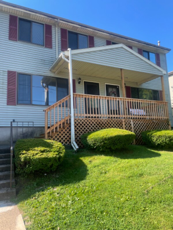 Foto del edificio - 151 Newington Ave