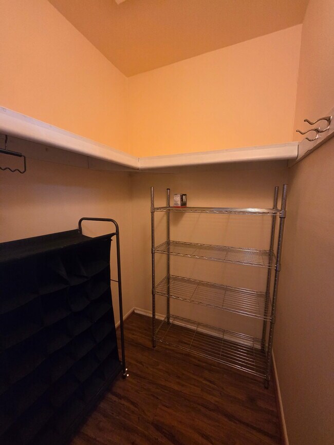 Foto del edificio - 1724 Rachael St