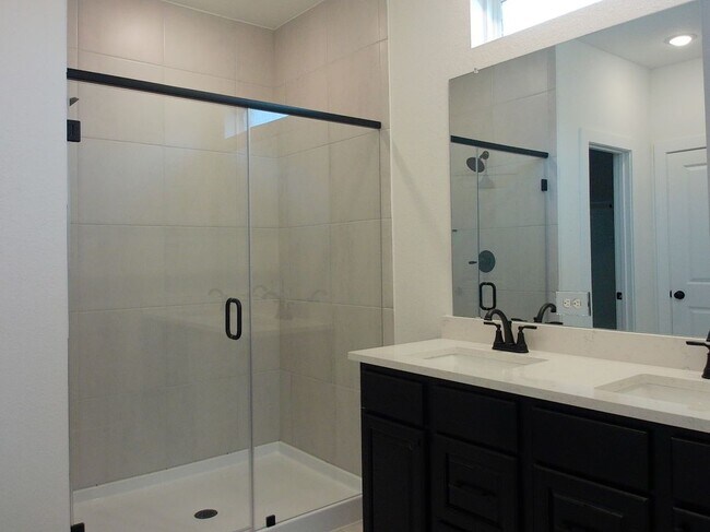 Foto del edificio - 19293 Hazel Firs Ln