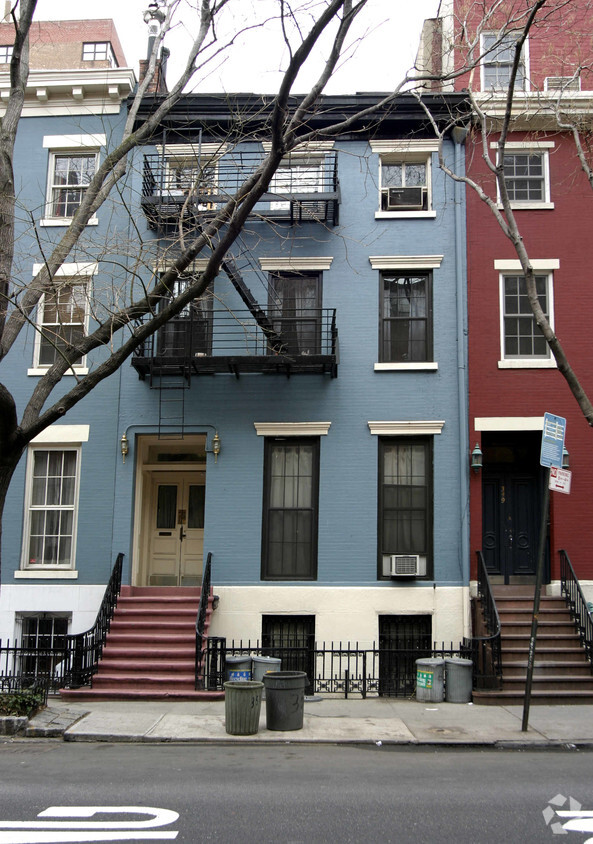 Building Photo - 351 W 21st St
