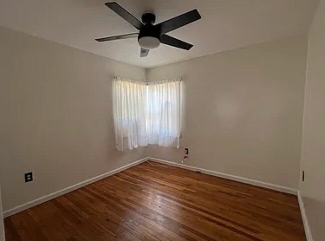 Foto del edificio - 1327 N Orange Dr
