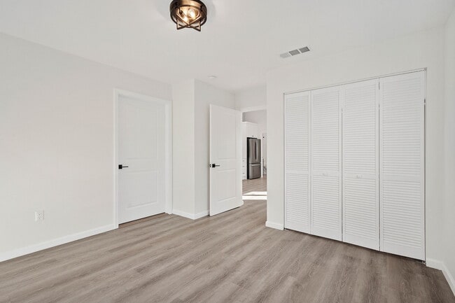 Building Photo - 10320 Burin Ave