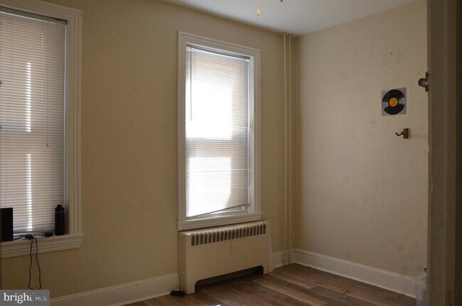 Building Photo - 208 W Gay St