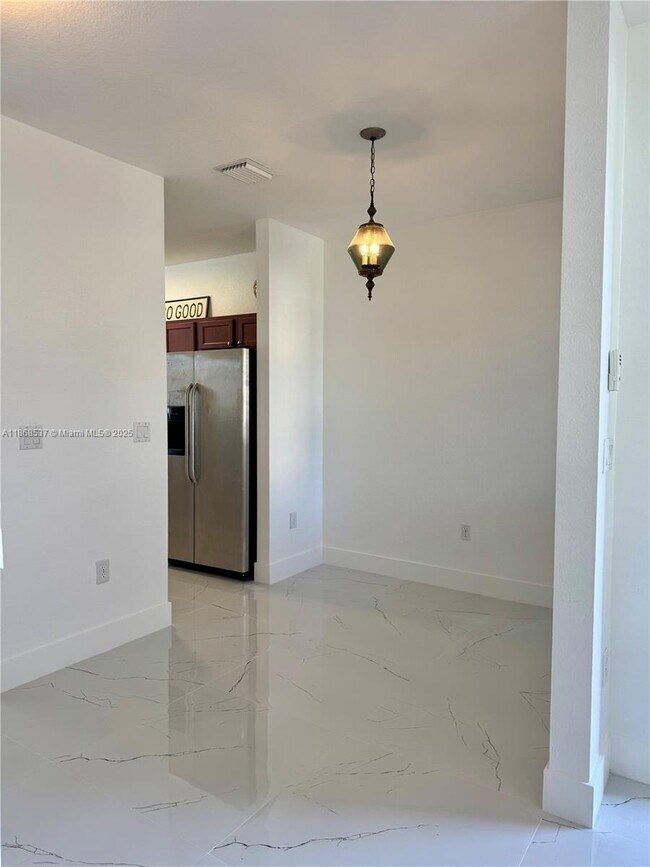 Foto del edificio - 2853 SE 1st Dr