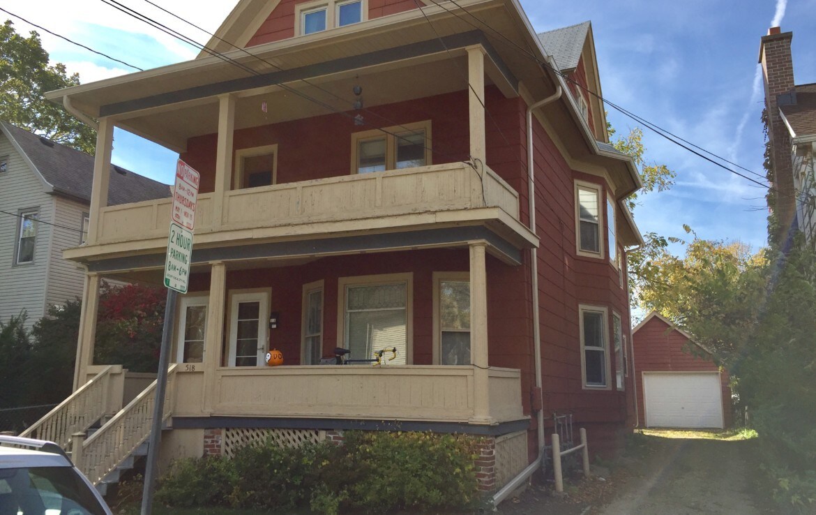 Primary Photo - 520 S Mills St