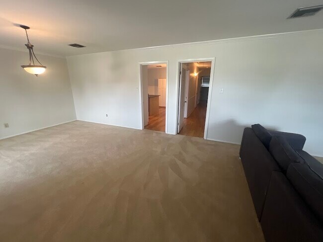 Building Photo - 4901 Purdue Dr