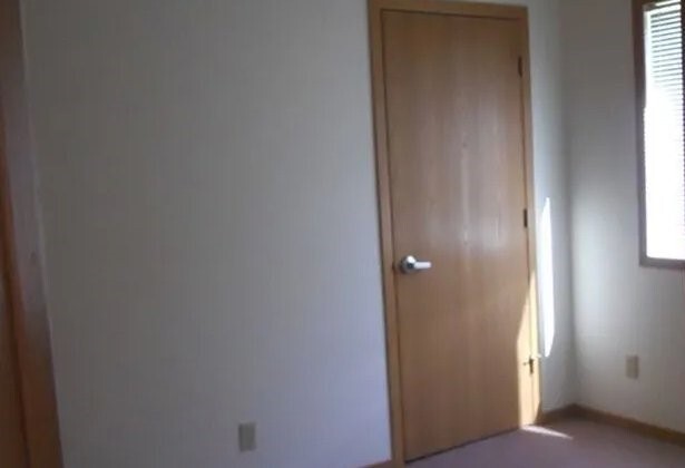 Foto del edificio - 303 Parker Dr