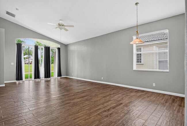 Foto del edificio - 671 Stanford Ln
