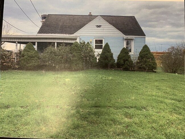 Building Photo - 601 Aero Dr