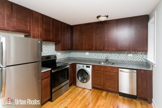 Foto del edificio - 566 W Arlington Pl