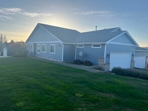 Building Photo - 301 Brant Ln