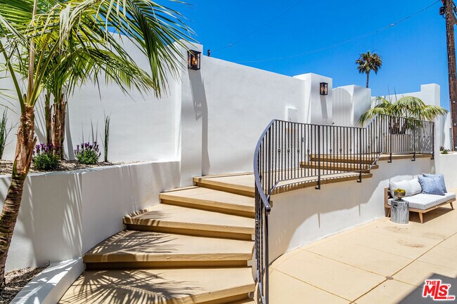 Foto del edificio - 24314 Malibu Rd