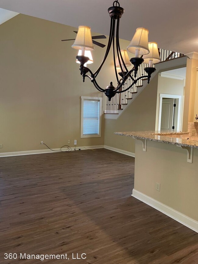 Building Photo - 4 br, 3 bath House - 352 Lightness Dr