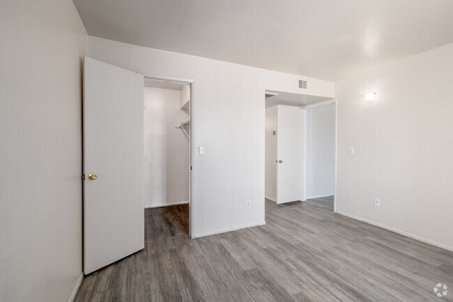 1BR, 1BA - 604SF - Bedroom - Santuario
