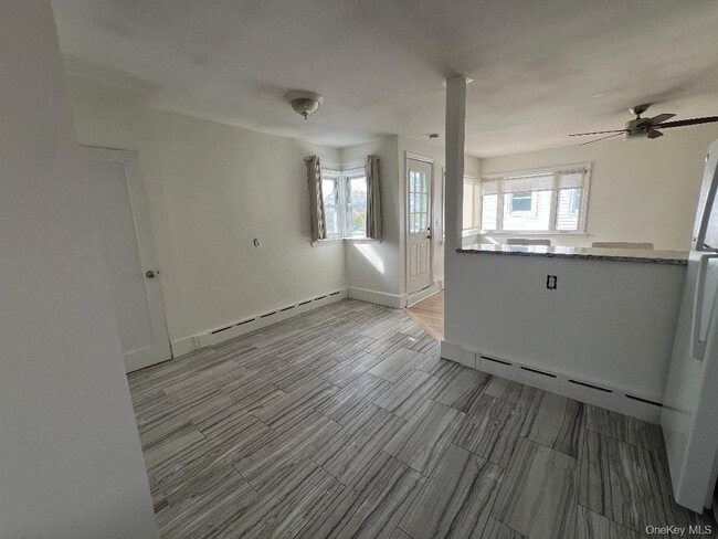 Building Photo - 411 W Park Ave