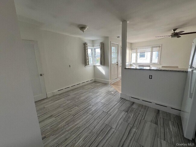 Foto del edificio - 411 W Park Ave