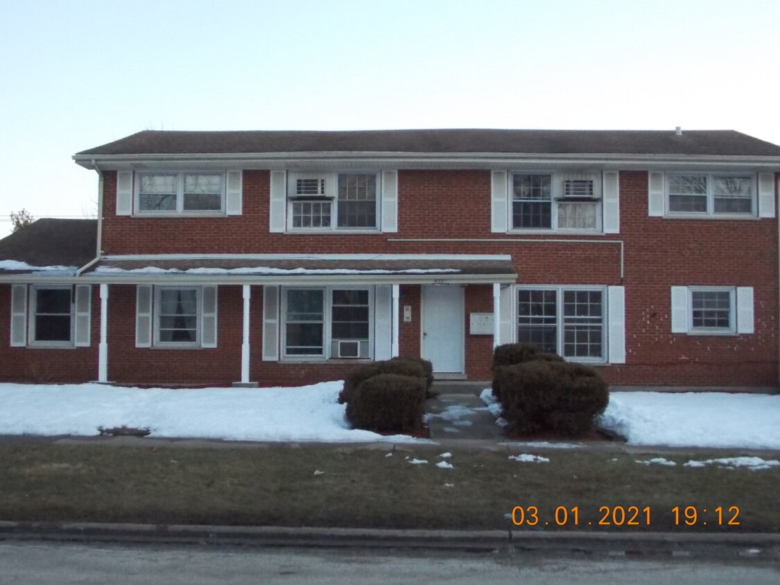 4327 Lindenwood Dr, Matteson, IL 60443 House Rental in Matteson, IL