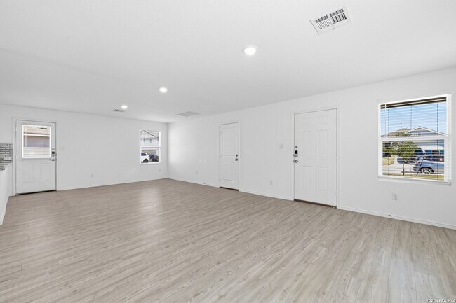Building Photo - 306 Ambush Ridge