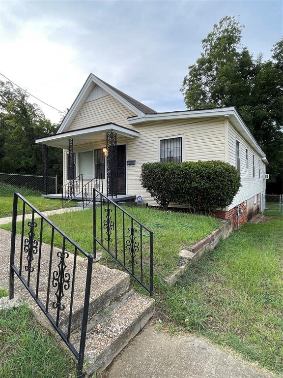 Building Photo - 2110 Luverne St
