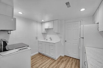 Building Photo - 2143 S Acoma St