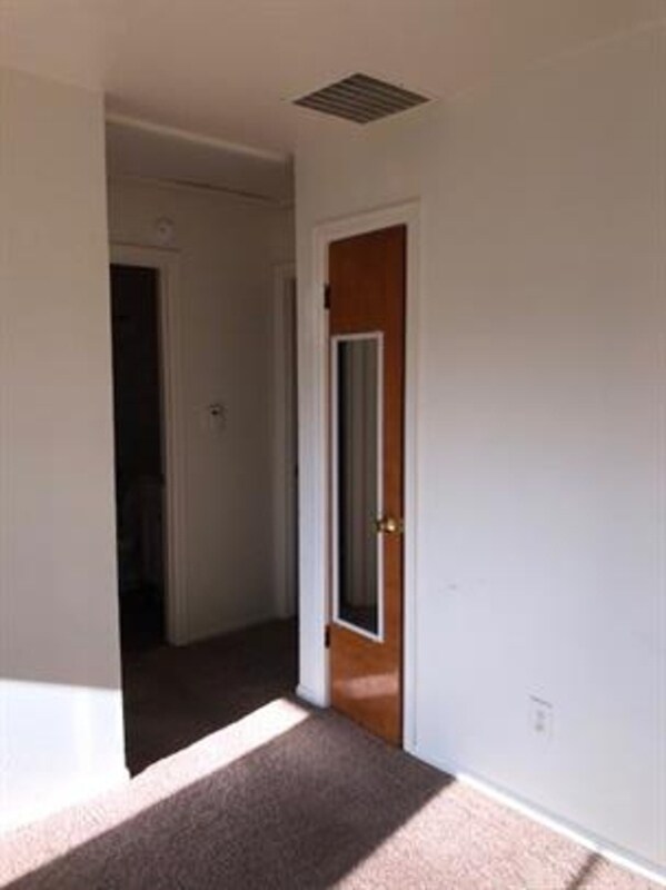 5058 Northfield Dr, Monroe, MI 48161 Condo for Rent in Monroe, MI