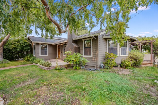 Foto del edificio - 2849 Fernwood St