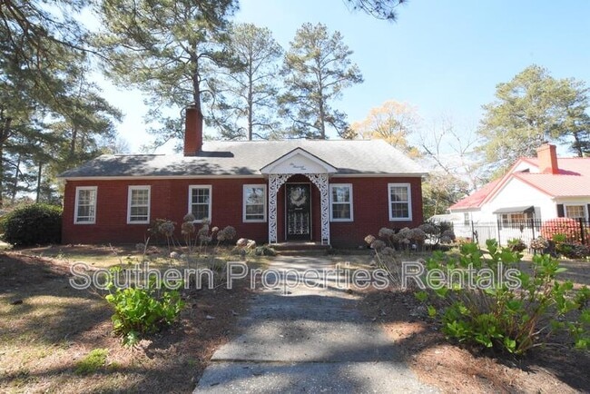 Building Photo - 601 Huske St