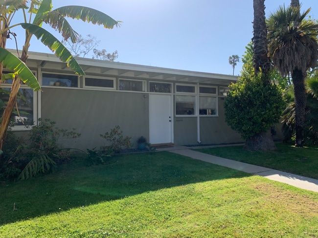 Exterior - 3565 Moore St