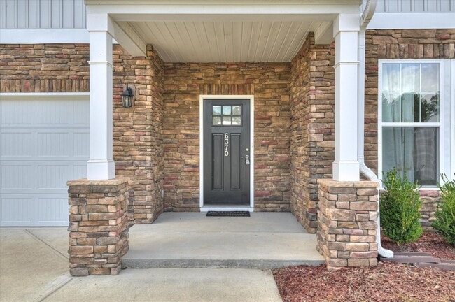 Building Photo - 6370 Whirlaway Rd