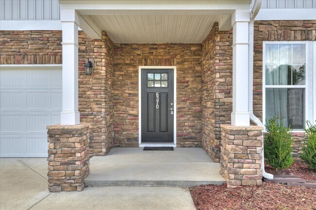 Foto del edificio - 6370 Whirlaway Rd