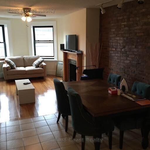 Building Photo - 128 Hemenway St