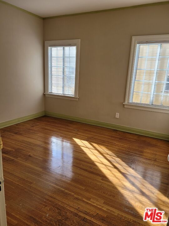 Building Photo - 220 S Alexandria Ave