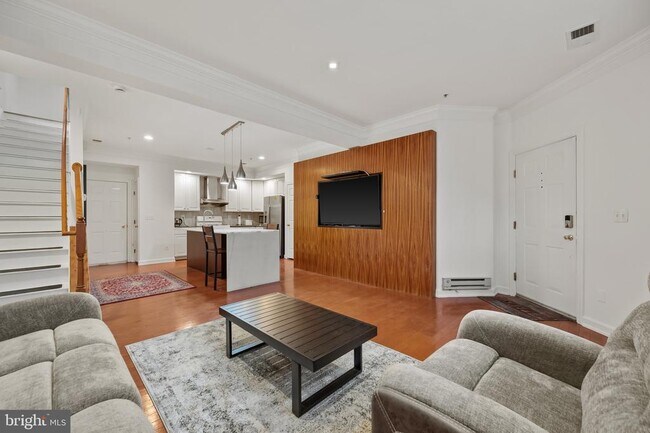 Foto del edificio - 589 Odendhal Ave