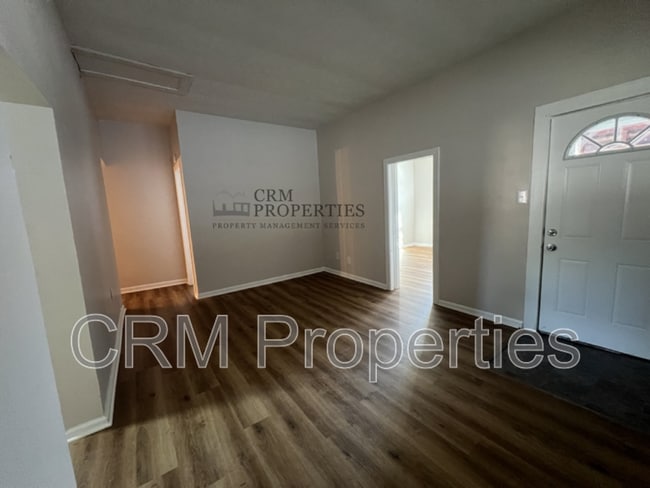 Building Photo - 1329 N Wabash Ave