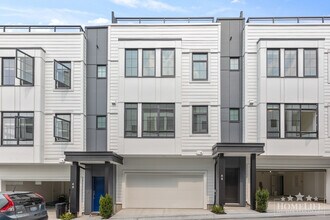 Building Photo - 2075 Oak Meadows Dr