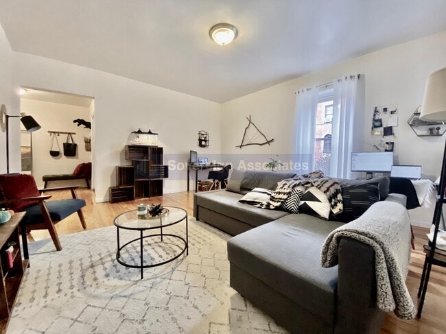 Foto del edificio - 216 W 102nd St