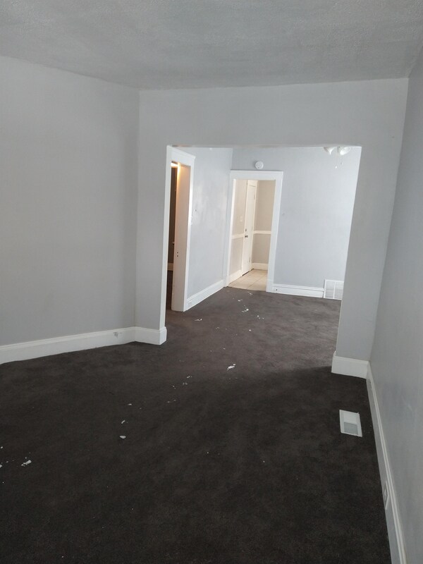 Foto del edificio - 1203 N Lockwood Ave