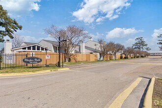 Building Photo - 6401 Deihl Rd