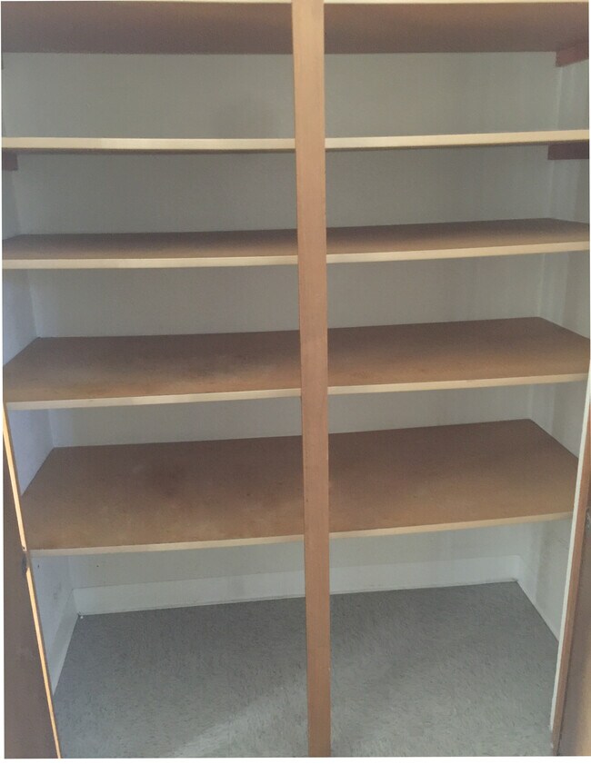 Kitchen Pantry - 4120 Griffin Ave