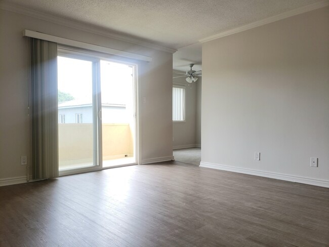 Building Photo - 1023 Ocean Park Blvd