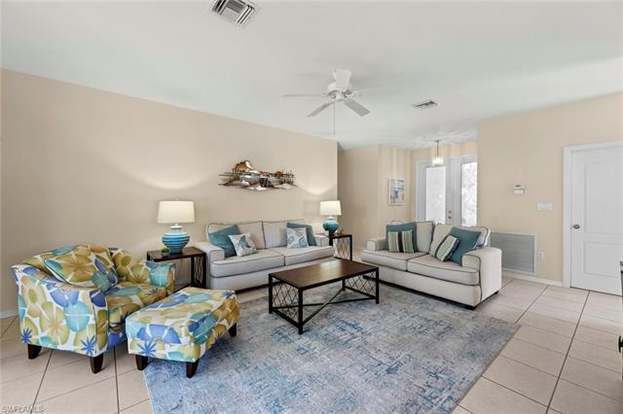 Foto del edificio - 9394 Lake Abby Ln