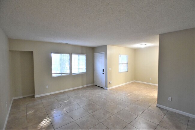 Foto del edificio - 872 N Clifford Ave