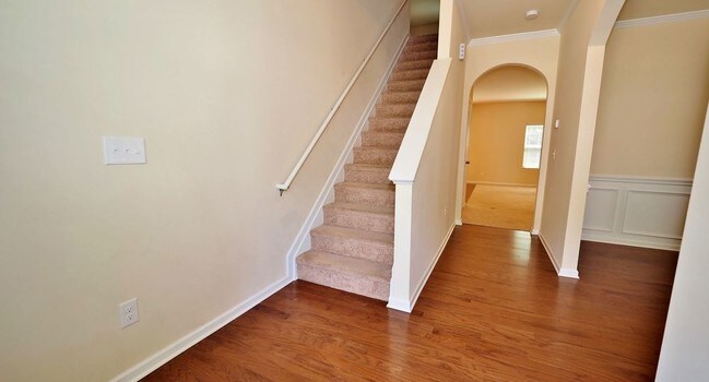 Foto del edificio - 8402 Bampton Dr