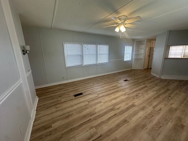 Building Photo - Newly Updated 2Bed/1Bath Mobile Home in Richlands - Close to Camp Lejuene